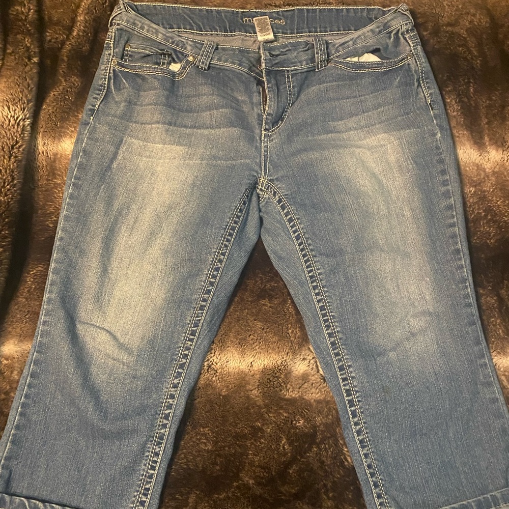Maurice’s capris, Size 16
